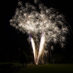 feuerwerk_30_jahre_partnergemeinde_boutiers_sttrojan_-_bergtheim_10_20141202_1007376821